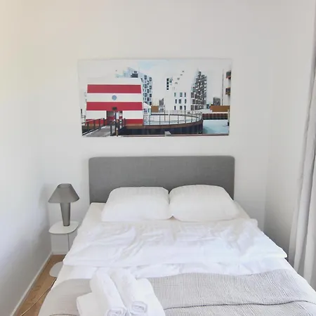 Great 1-bed Wbalcony By Harbour Apartment